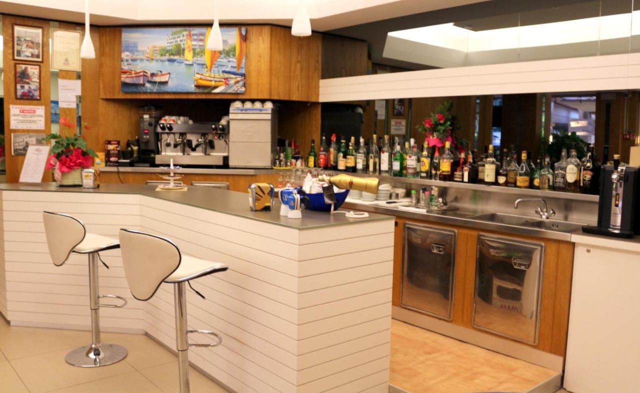 Hotel Record Riccione Exterior foto